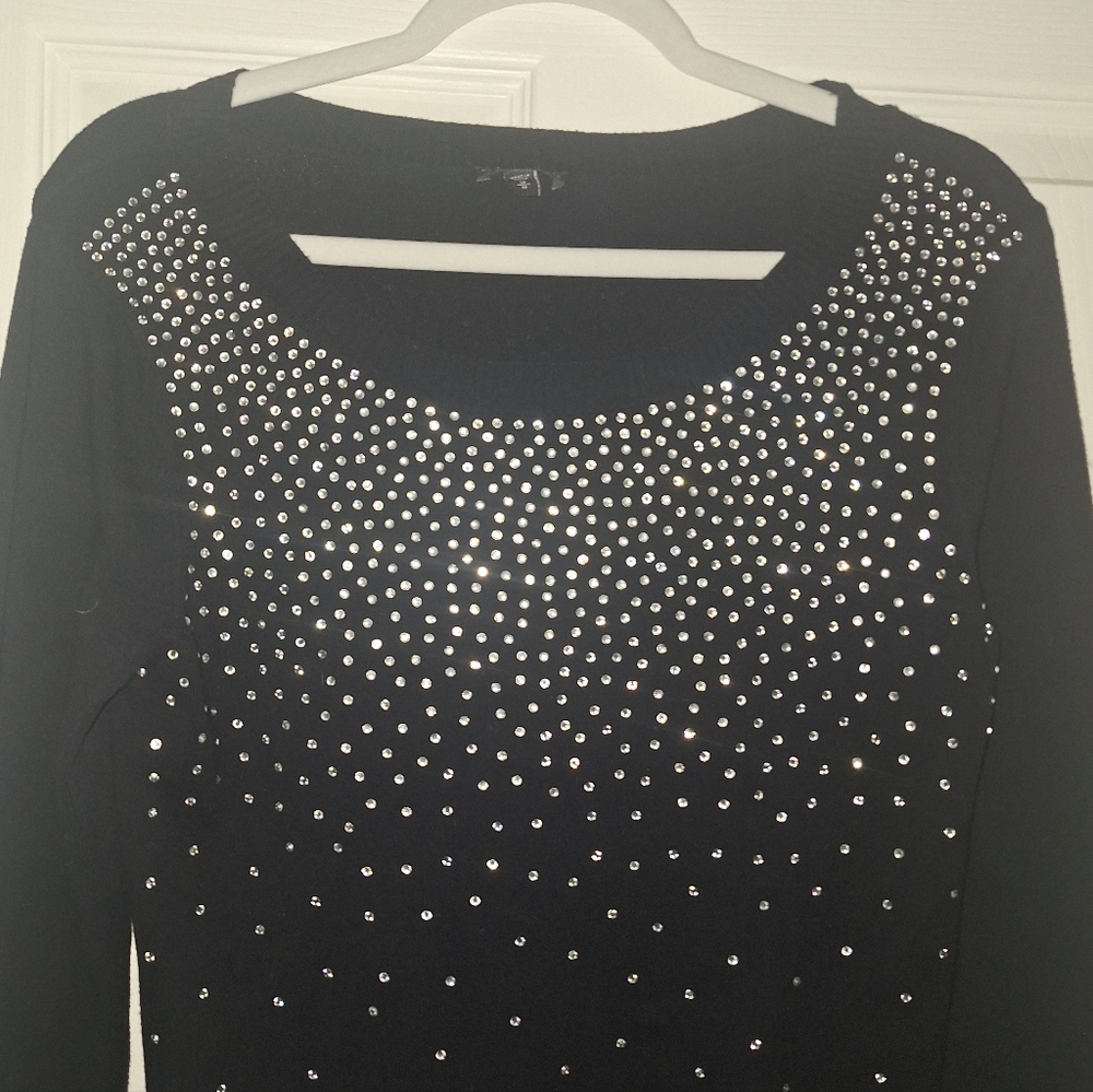 Express Sweater - Picture 4 of 6